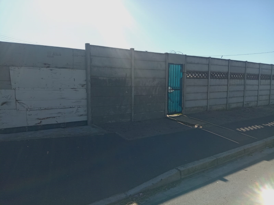 2 Bedroom Property for Sale in Manenberg Western Cape